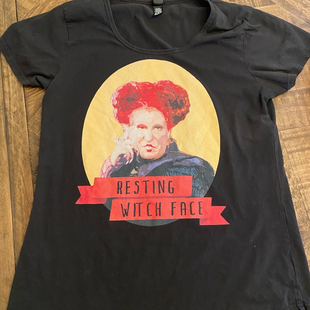 Disney hocus Pocus witch t-shirt size large